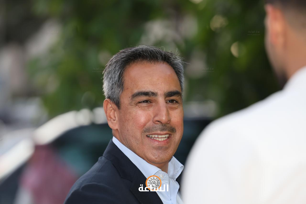 Madar Al-Saa Images 0.5622175355197323