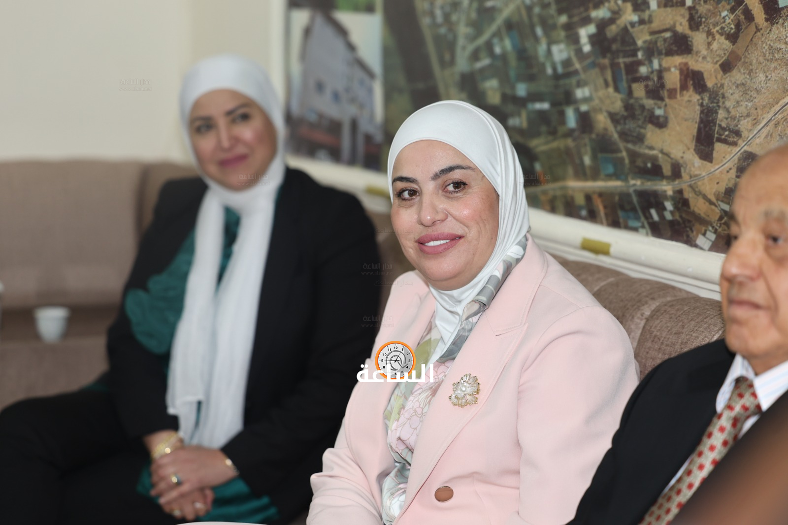 Madar Al-Saa Images 0.5408797568757576