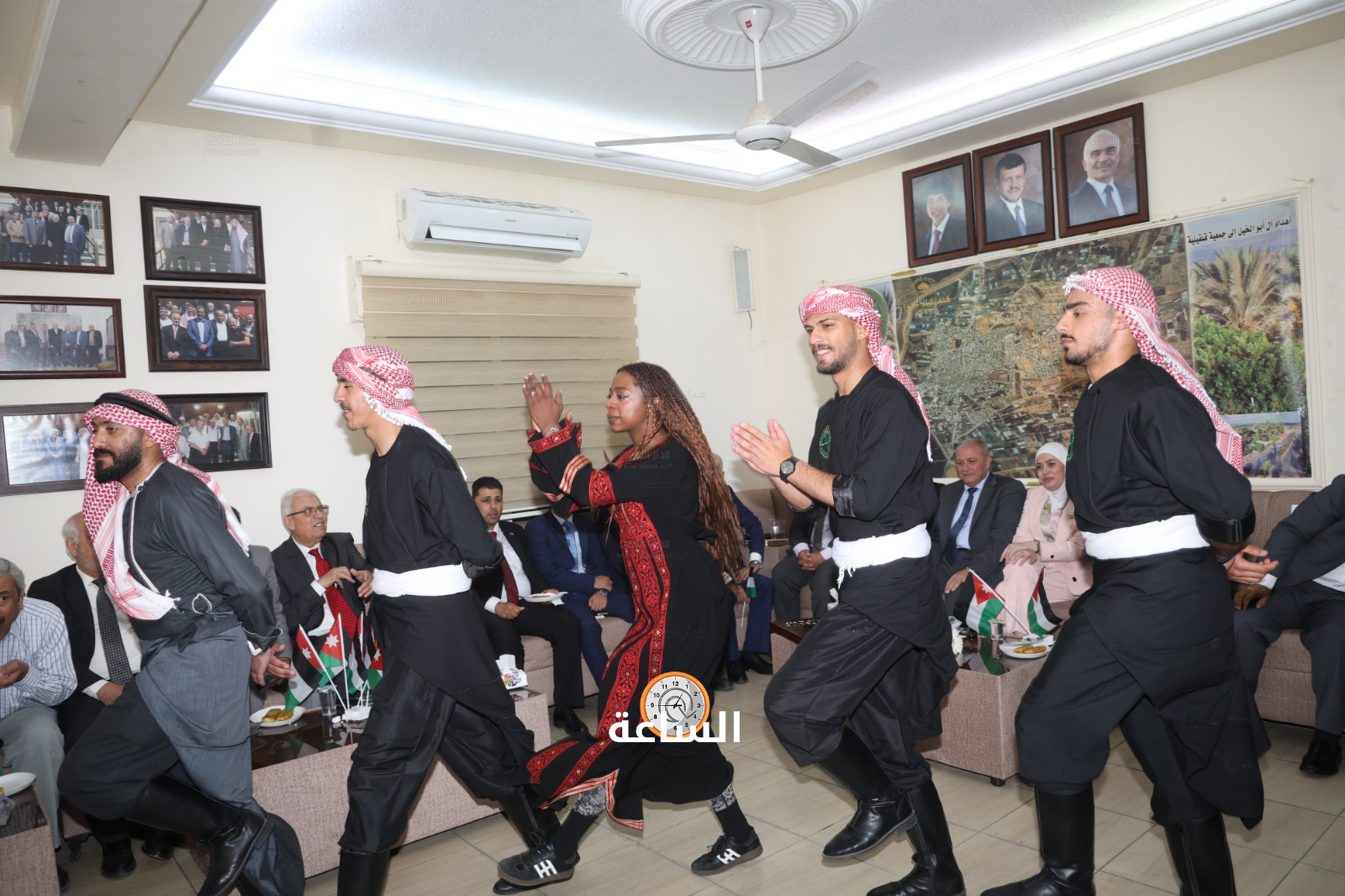 Madar Al-Saa Images 0.3621621249075436
