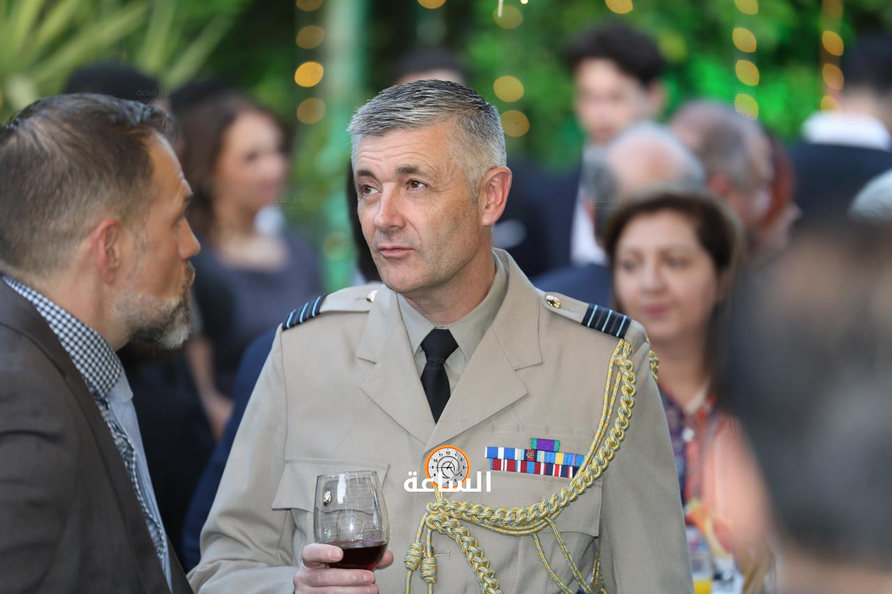 Madar Al-Saa Images 0.4824800527499563