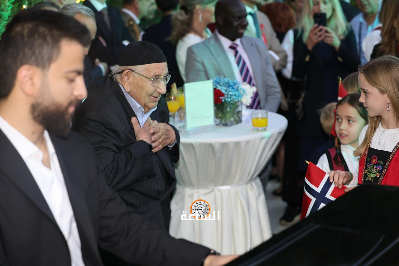 Madar Al-Saa Images 0.7922501366495606