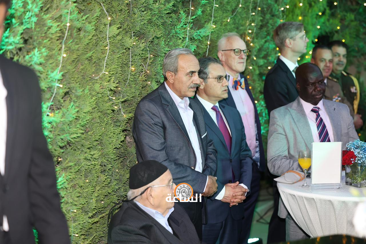 Madar Al-Saa Images 0.03623396724987327