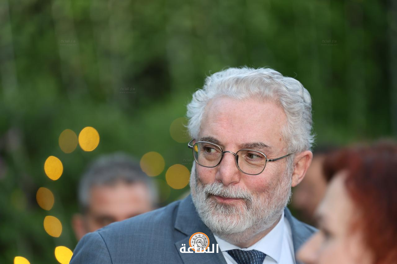 Madar Al-Saa Images 0.45455002770338826