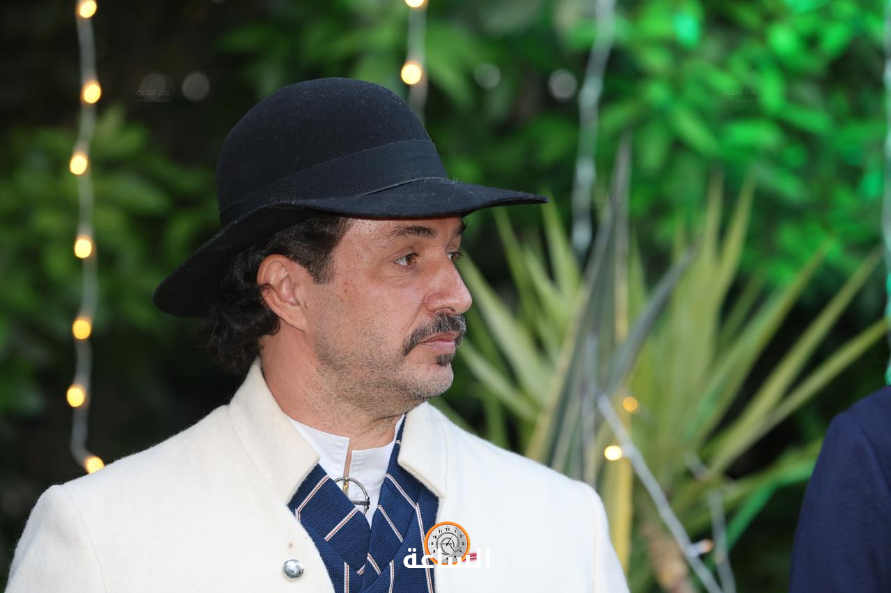 Madar Al-Saa Images 0.9407113490200495