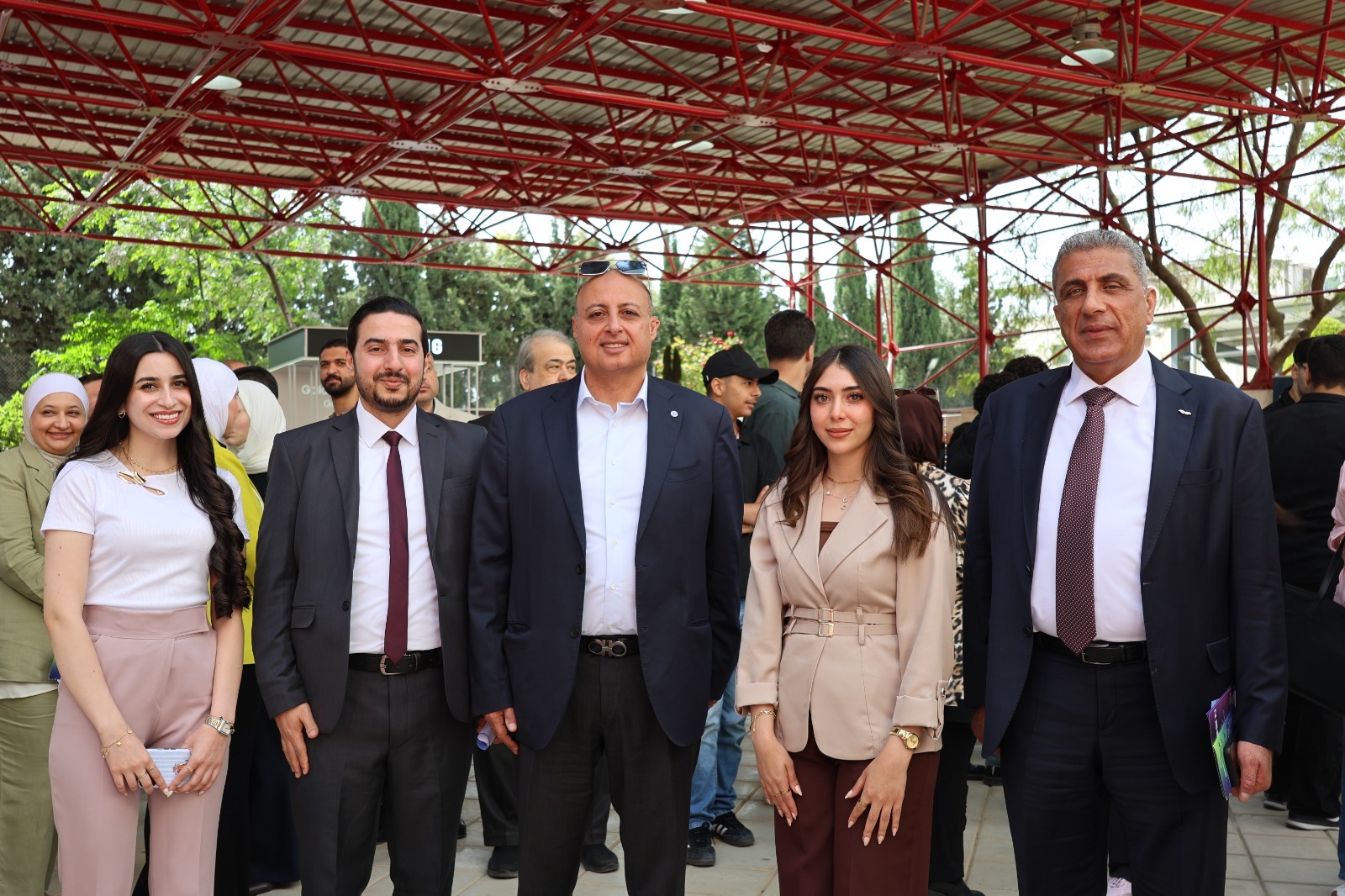 Madar Al-Saa Images 0.23593145195287202