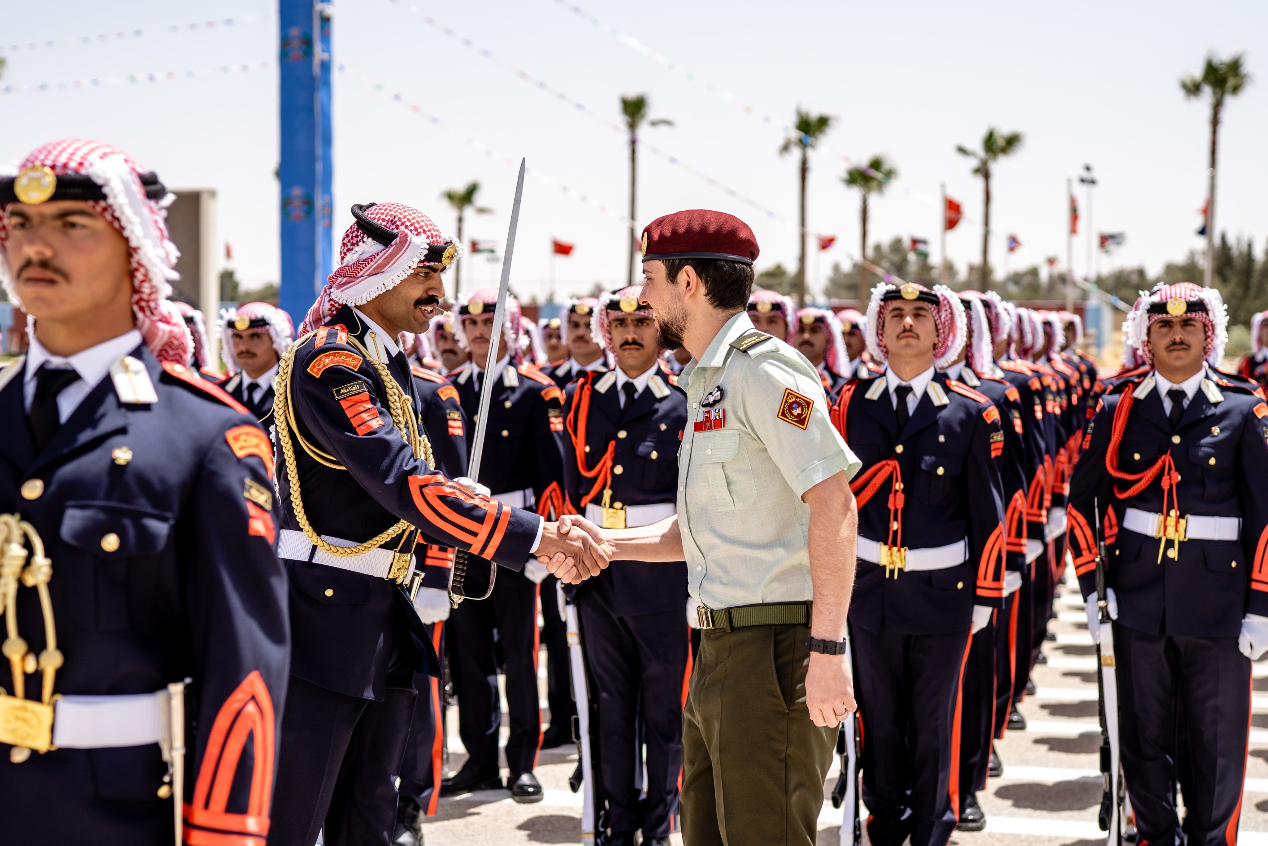 Madar Al-Saa Images 0.7383516859171725