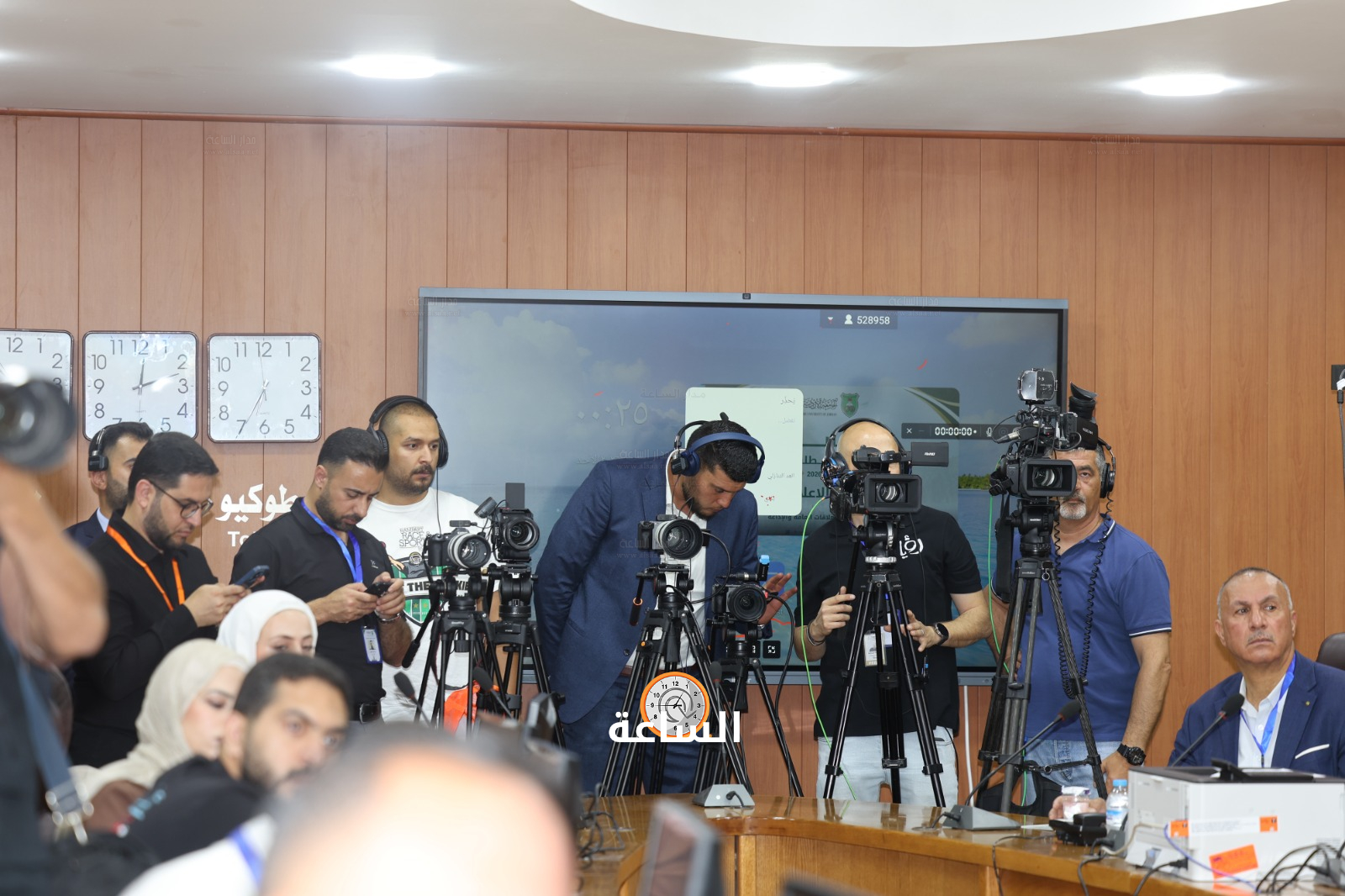 Madar Al-Saa Images 0.9456711078736164