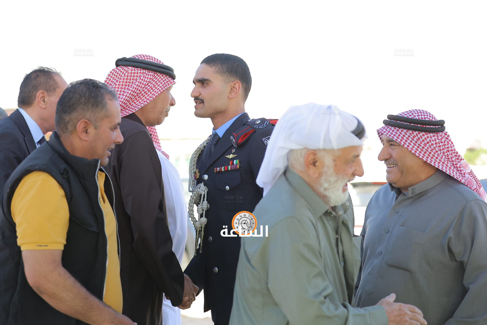 Madar Al-Saa Images 0.4241022415897727