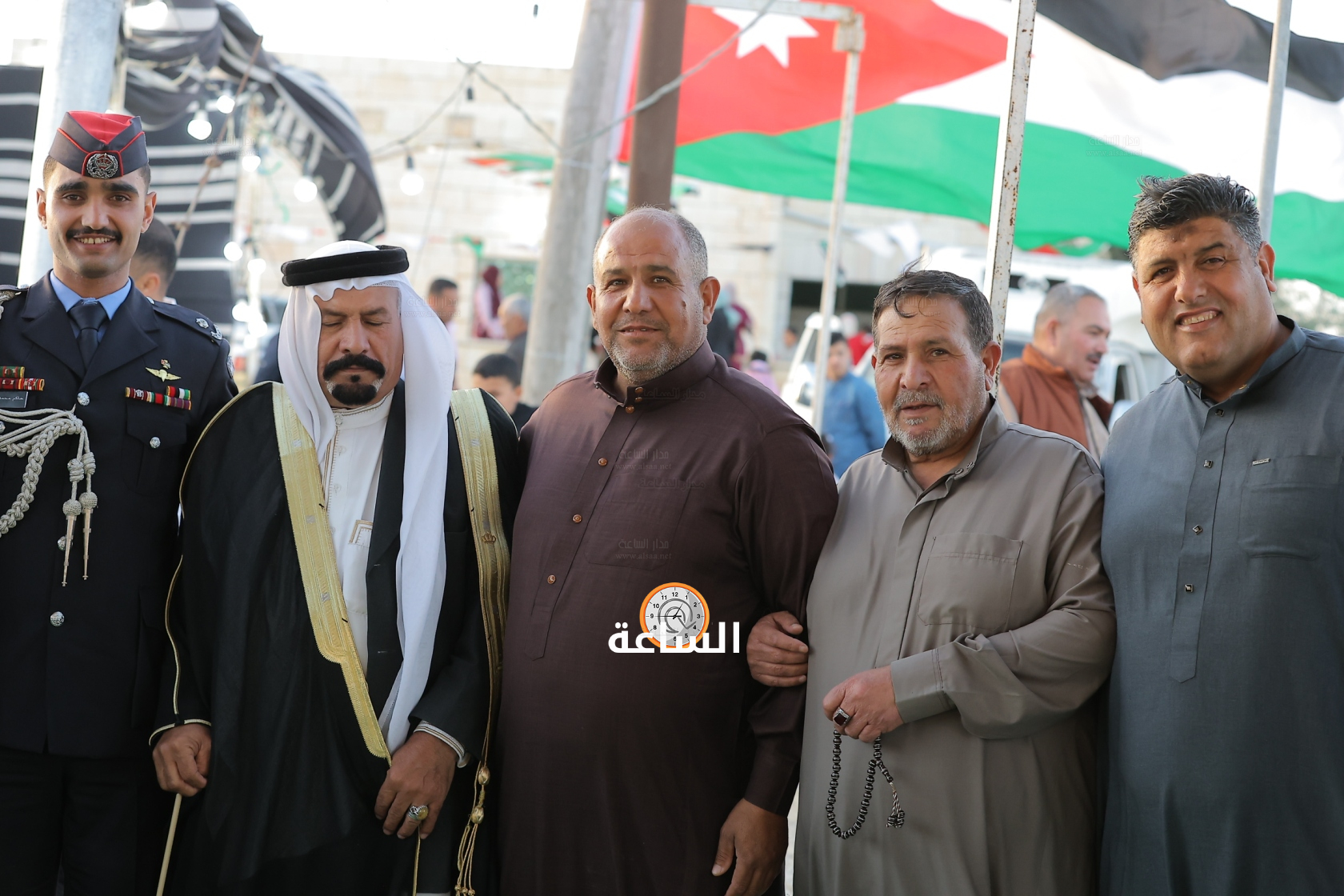 Madar Al-Saa Images 0.38443568493106905