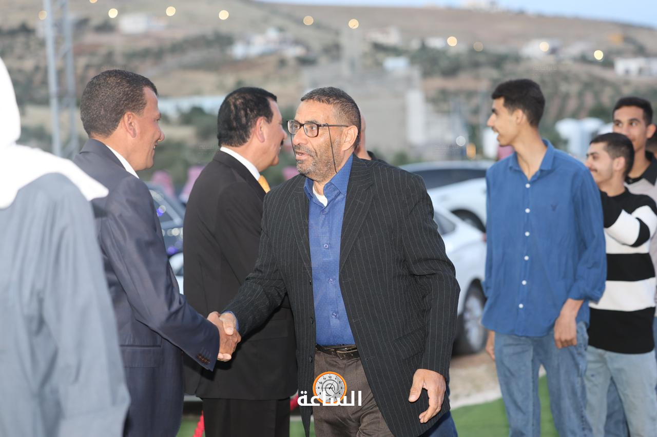 Madar Al-Saa Images 0.509383423199024