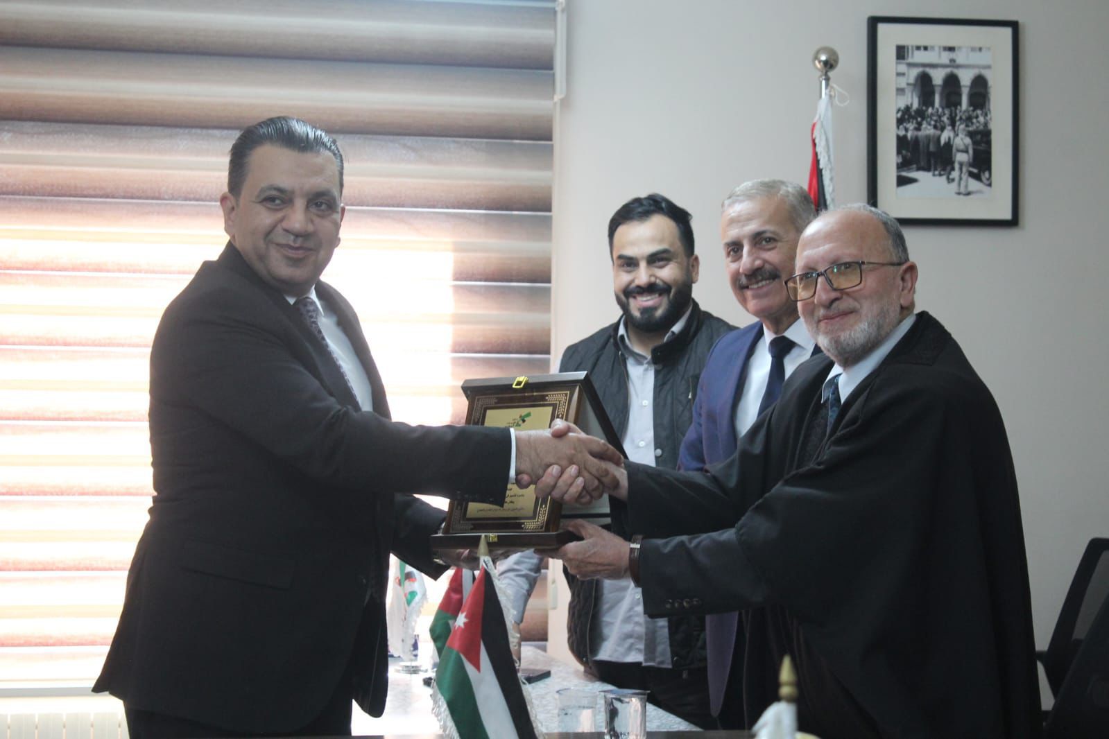 Madar Al-Saa Images 0.4847907748790503