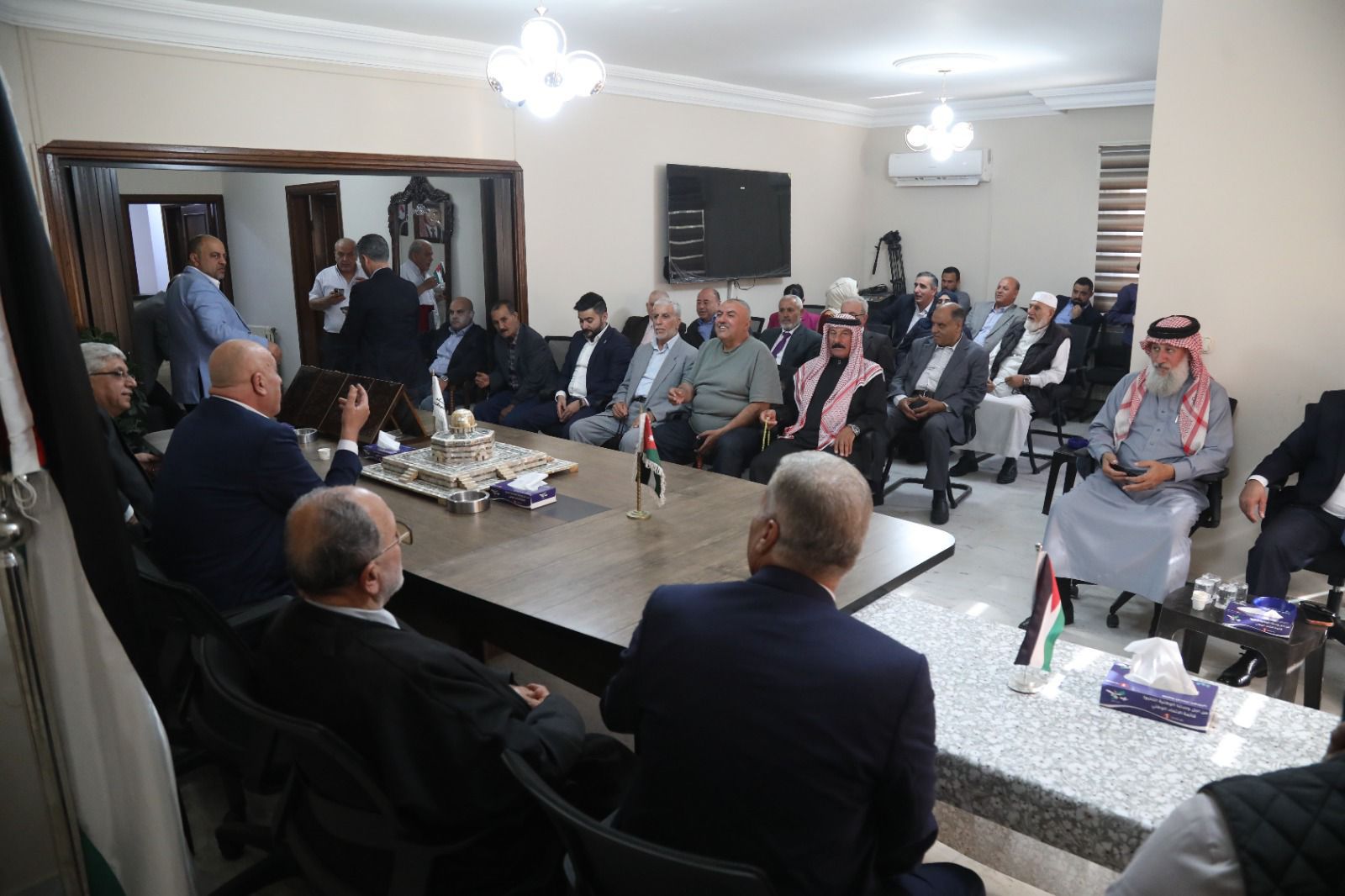 Madar Al-Saa Images 0.06922729060014698