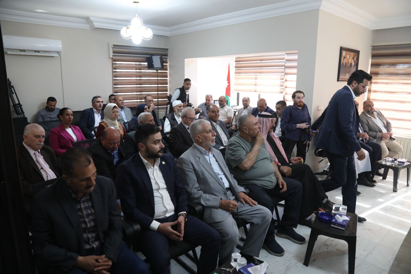 Madar Al-Saa Images 0.9587116990379939