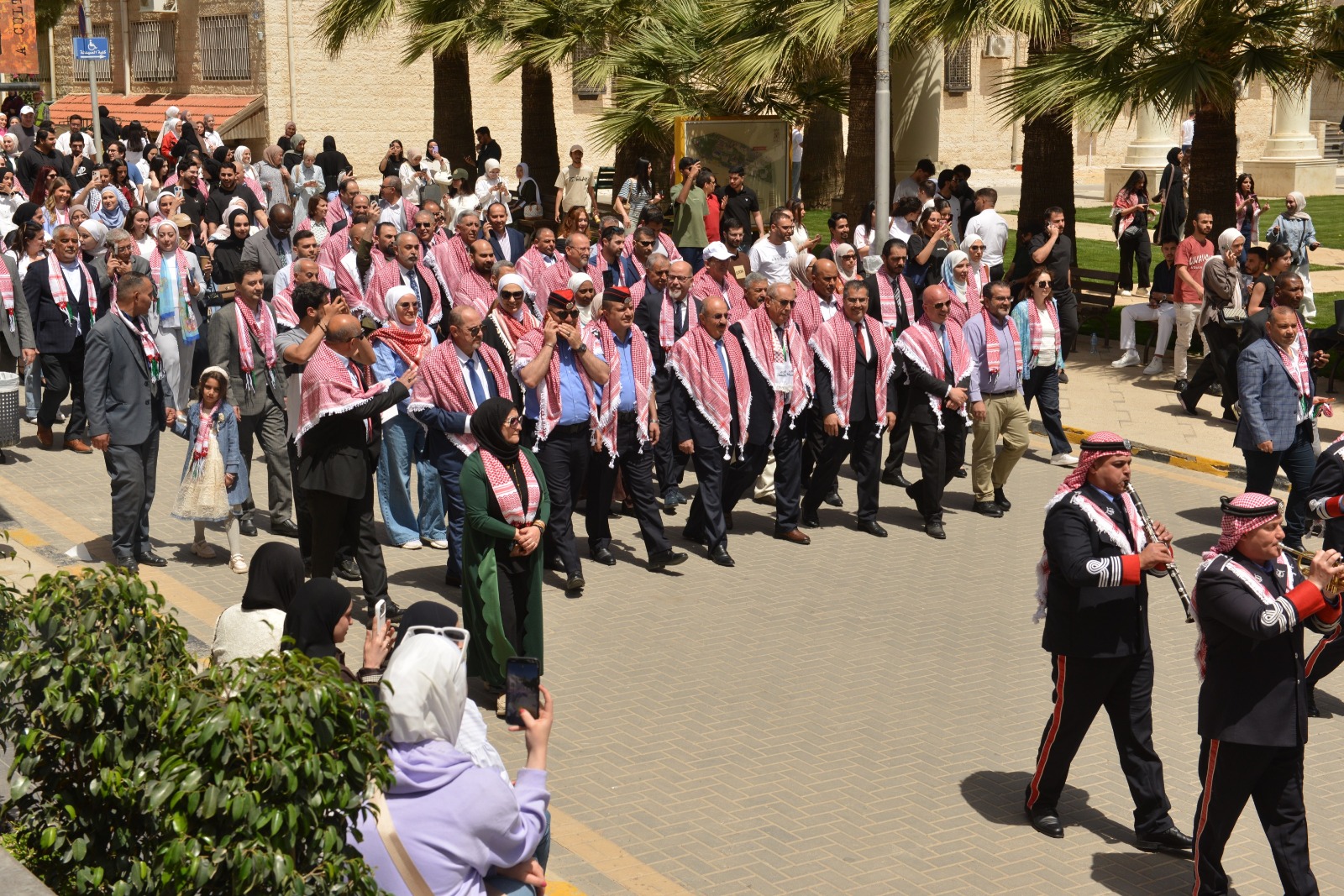 Madar Al-Saa Images 0.8262214796262556