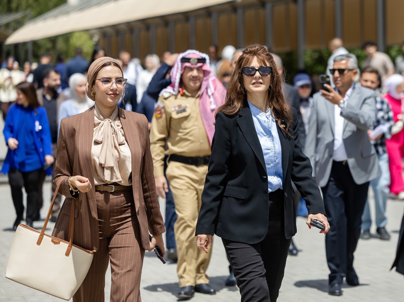 Madar Al-Saa Images 0.6253380571151039