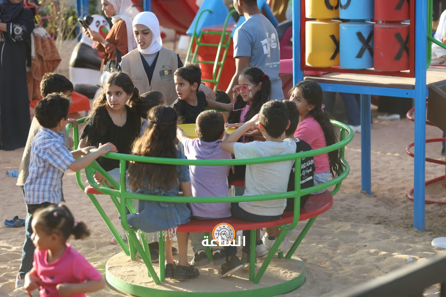 Madar Al-Saa Images 0.38639371101515263