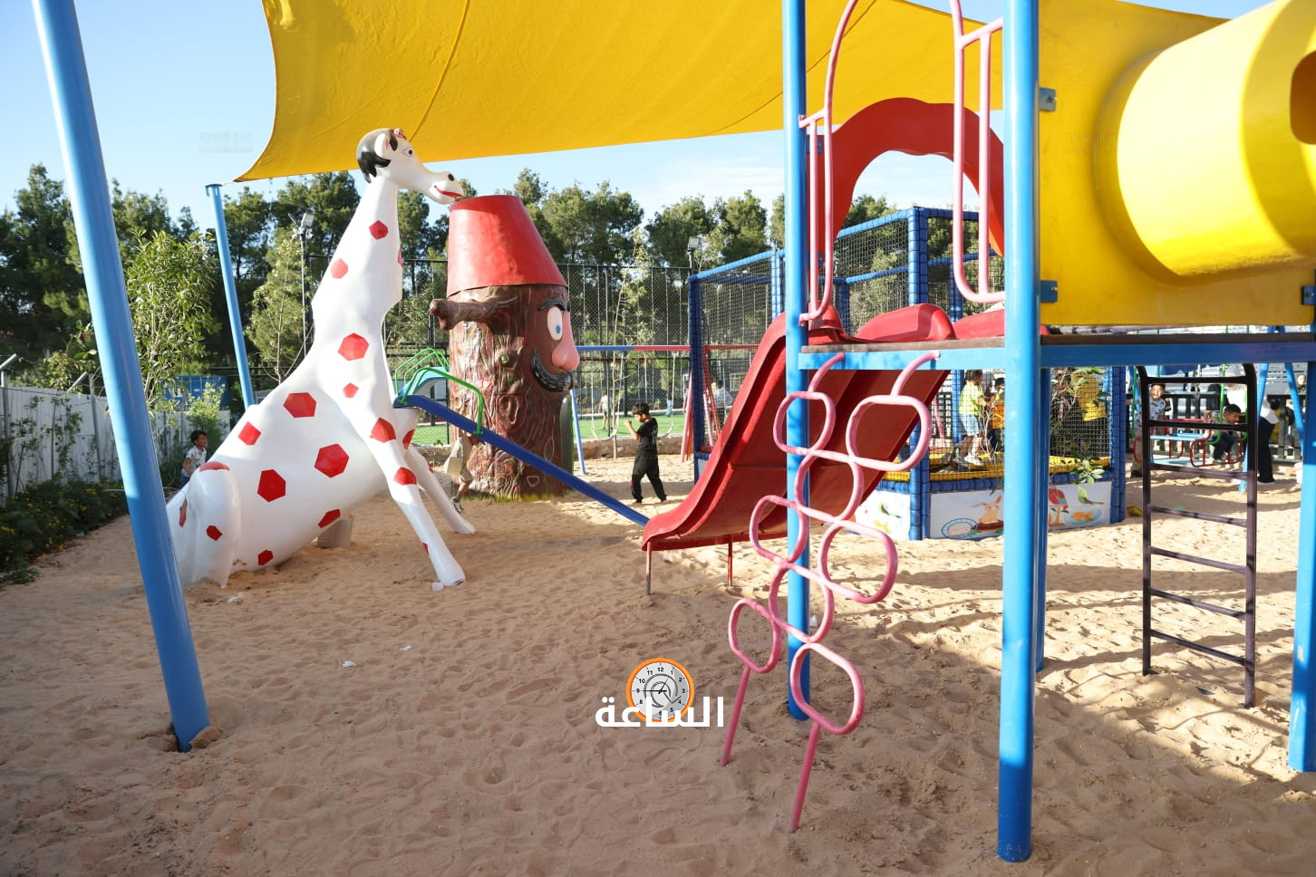 Madar Al-Saa Images 0.6476865556374197