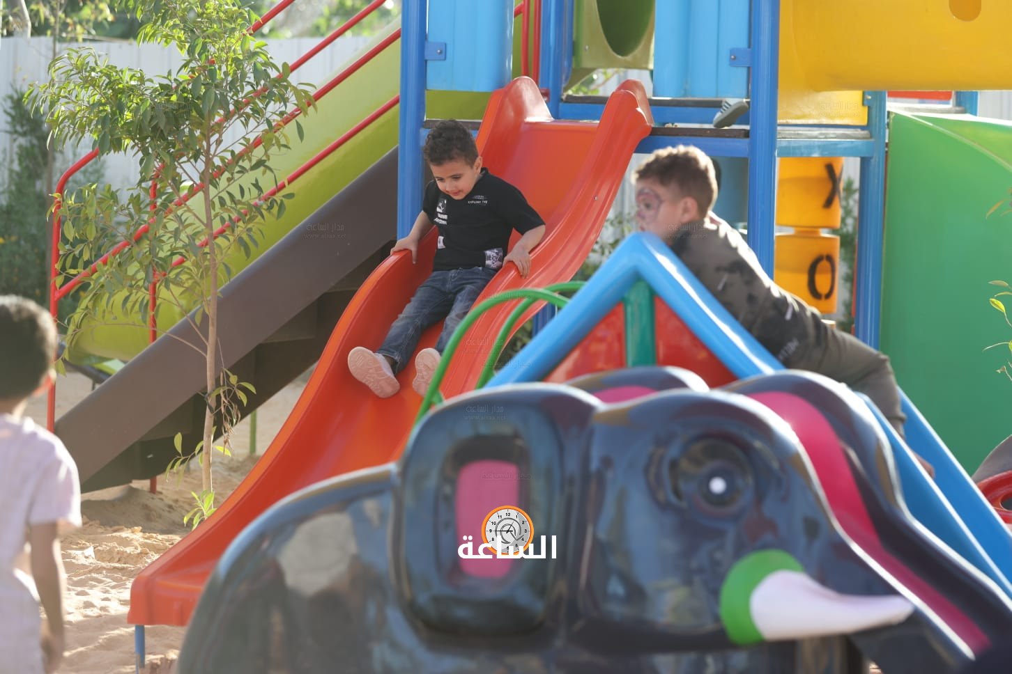 Madar Al-Saa Images 0.165981136431139