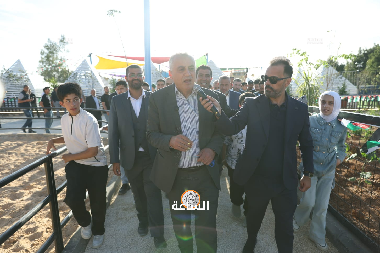 Madar Al-Saa Images 0.4652930595925493