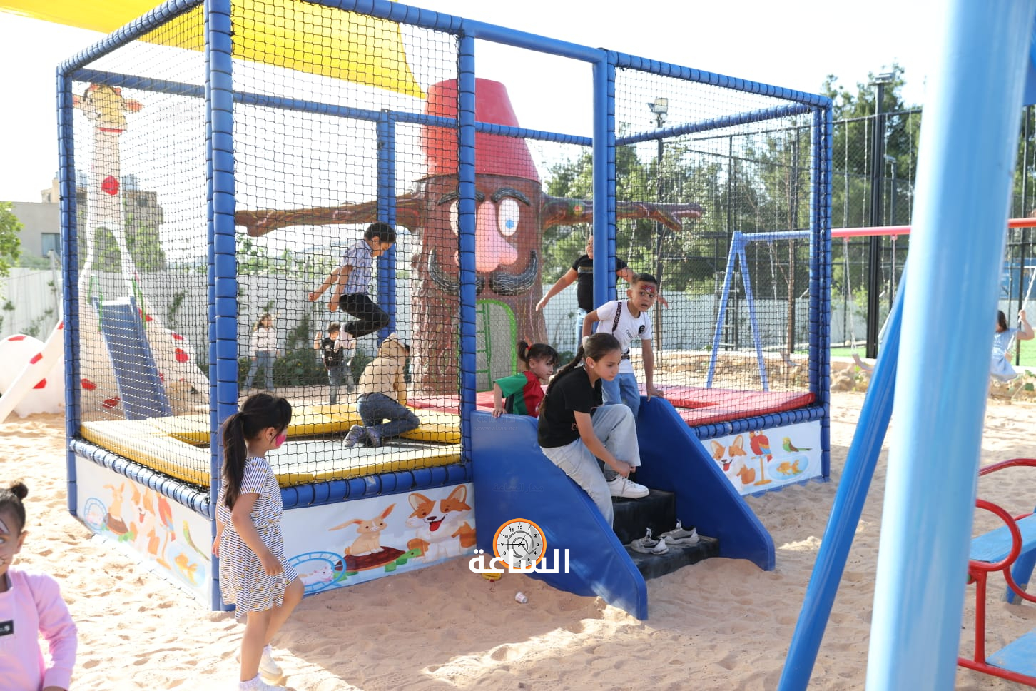 Madar Al-Saa Images 0.0834356599176177