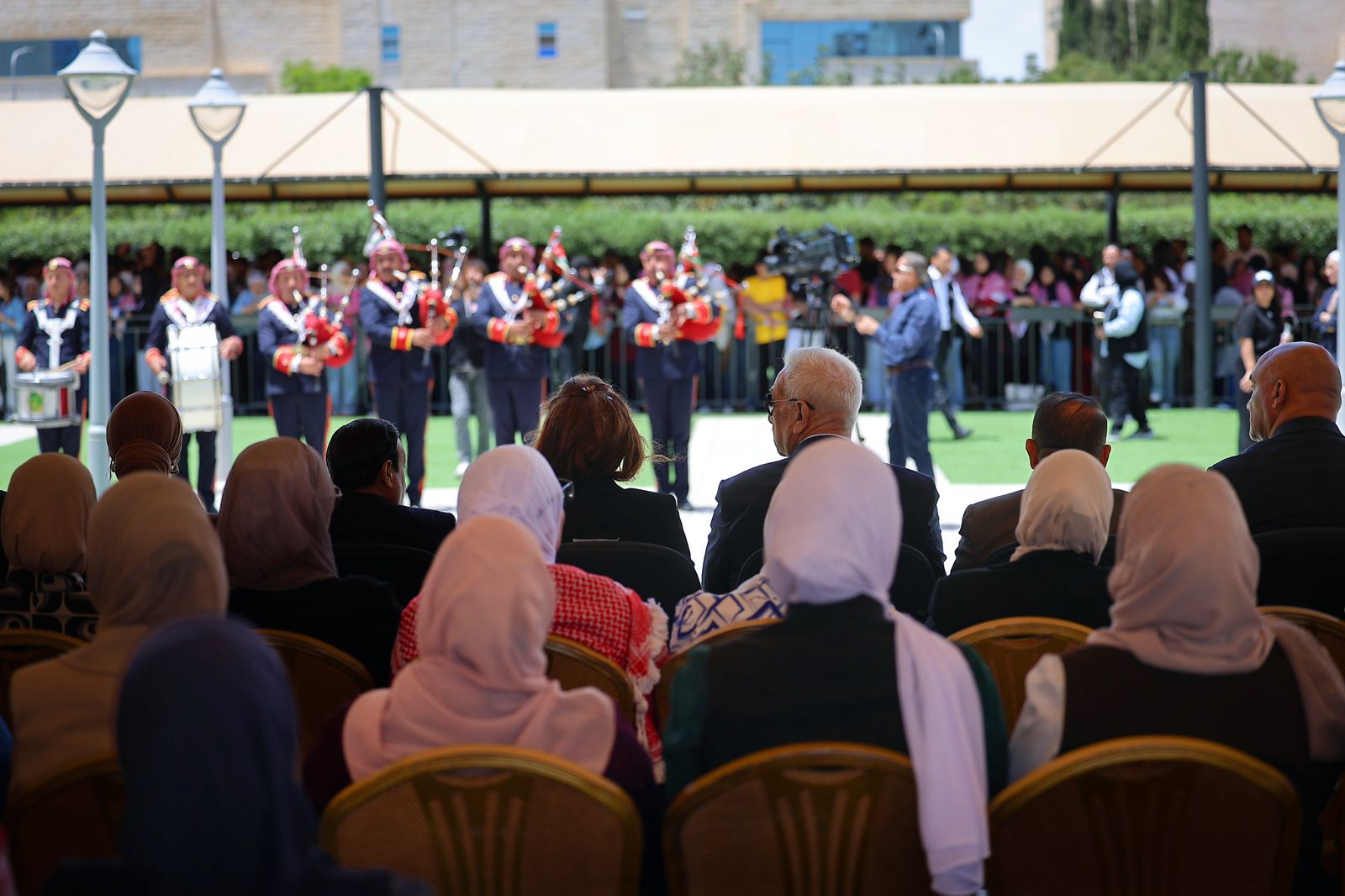 Madar Al-Saa Images 0.4166672692375749