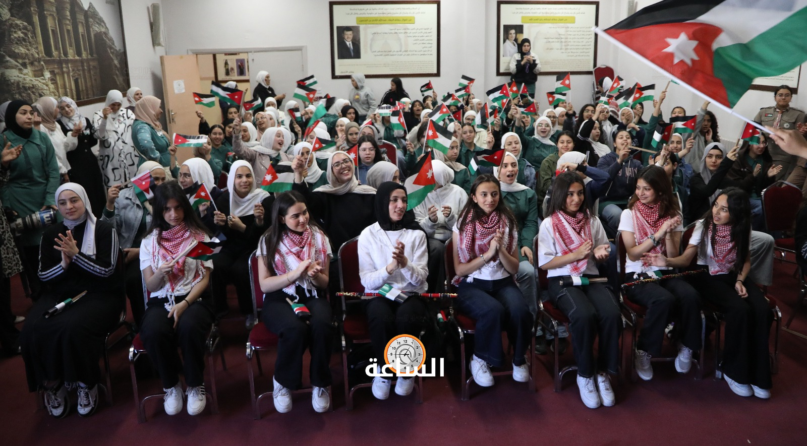 Madar Al-Saa Images 0.3819248322848946
