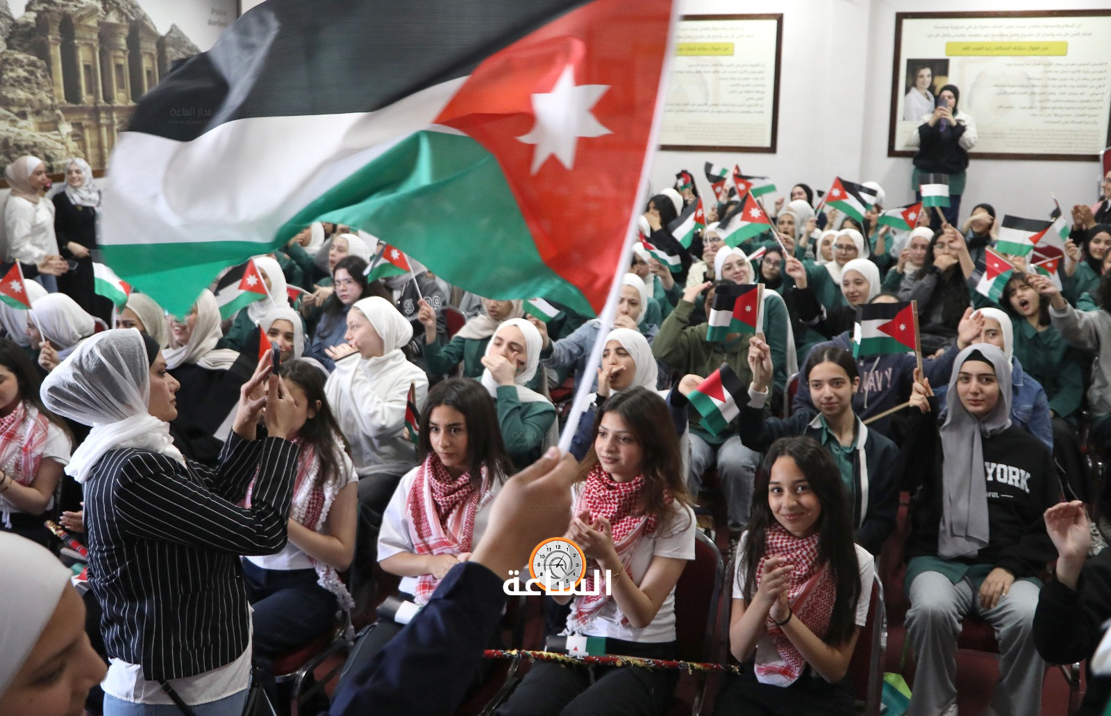 Madar Al-Saa Images 0.6111271480226146