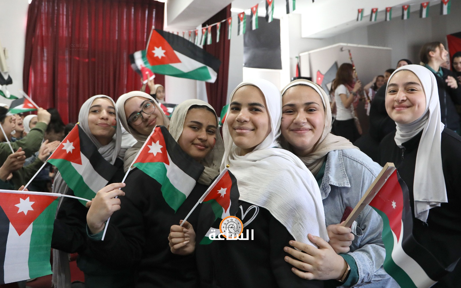 Madar Al-Saa Images 0.48577705603052057