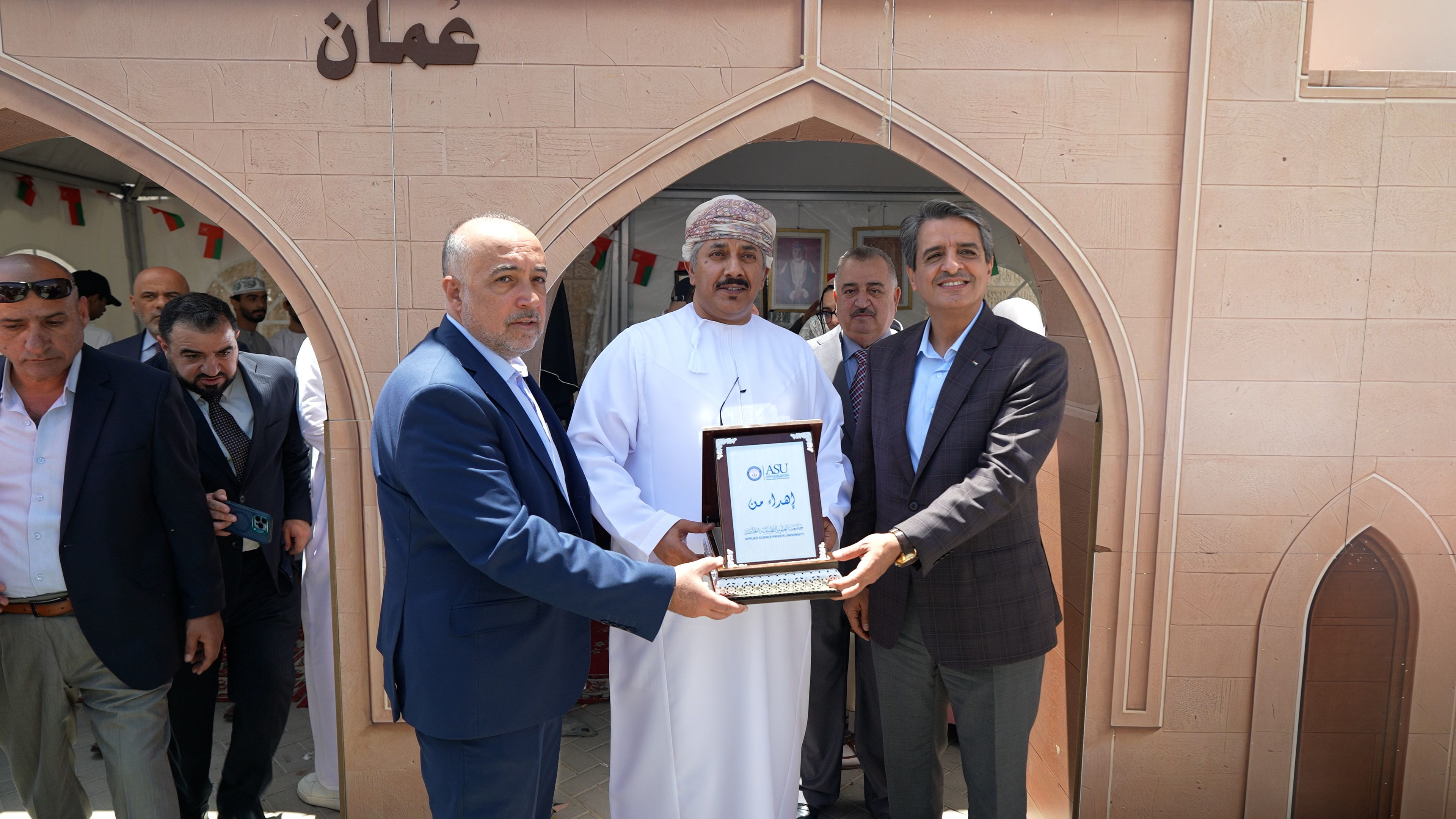 Madar Al-Saa Images 0.7629870167959223