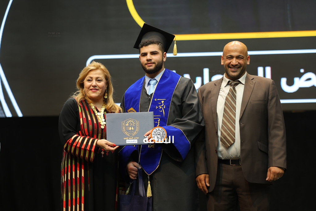 Madar Al-Saa Images 0.27073235845878385
