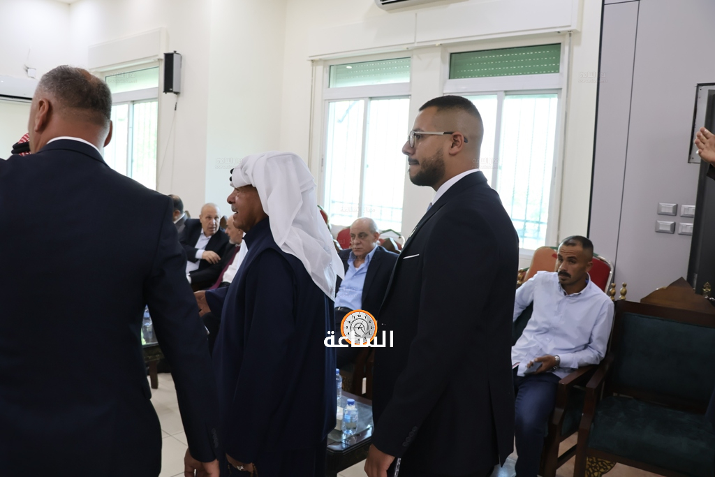 Madar Al-Saa Images 0.3288554250509814