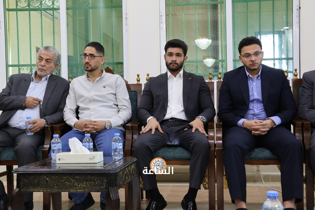 Madar Al-Saa Images 0.3292390240120059