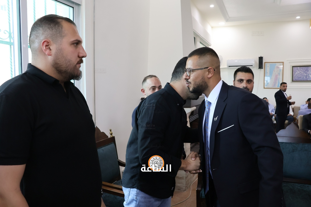 Madar Al-Saa Images 0.7516032938975068