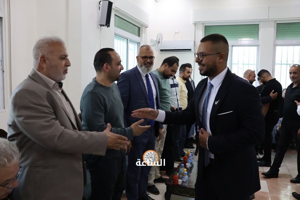 Madar Al-Saa Images 0.9372488318675785