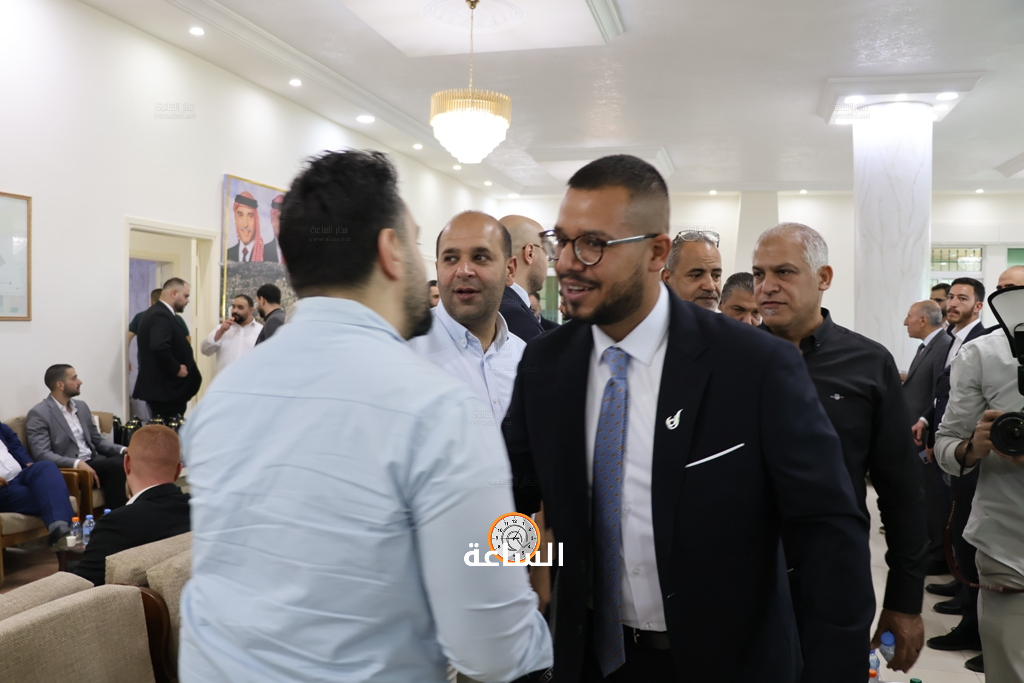 Madar Al-Saa Images 0.6240123191283254