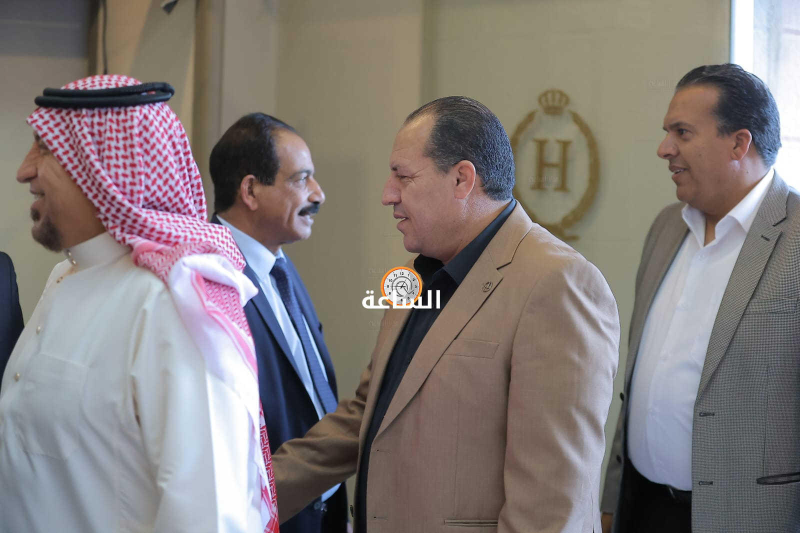 Madar Al-Saa Images 0.1968935928715514