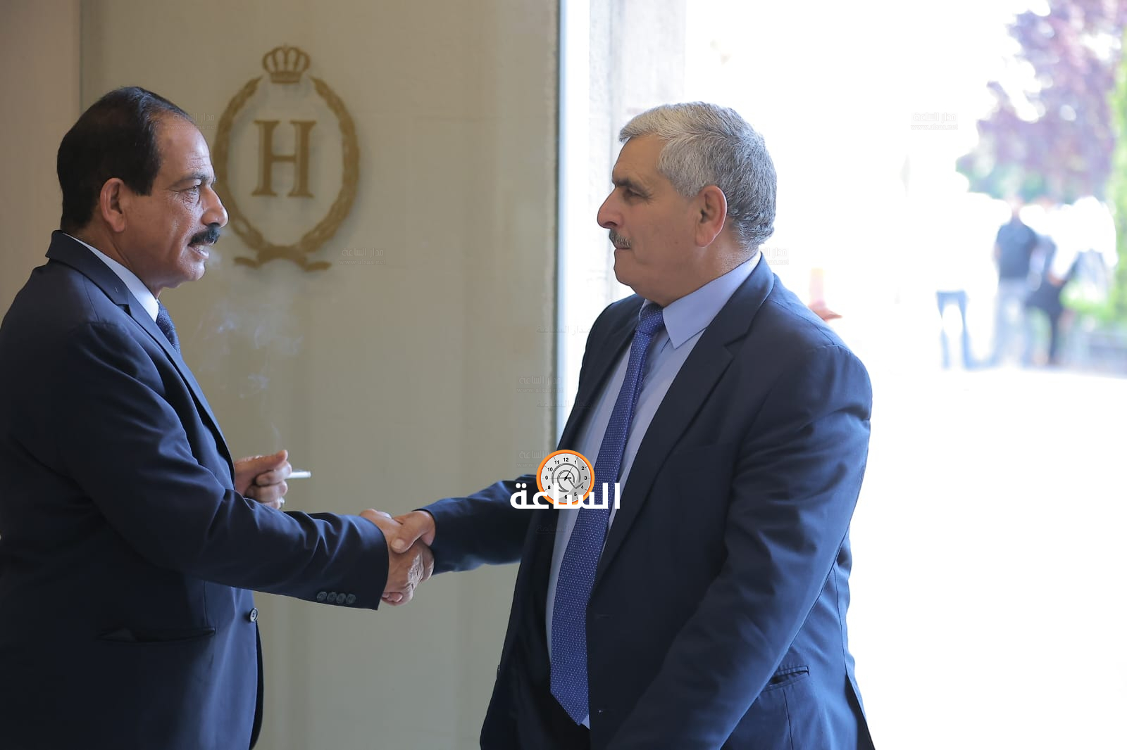 Madar Al-Saa Images 0.3525138503915771