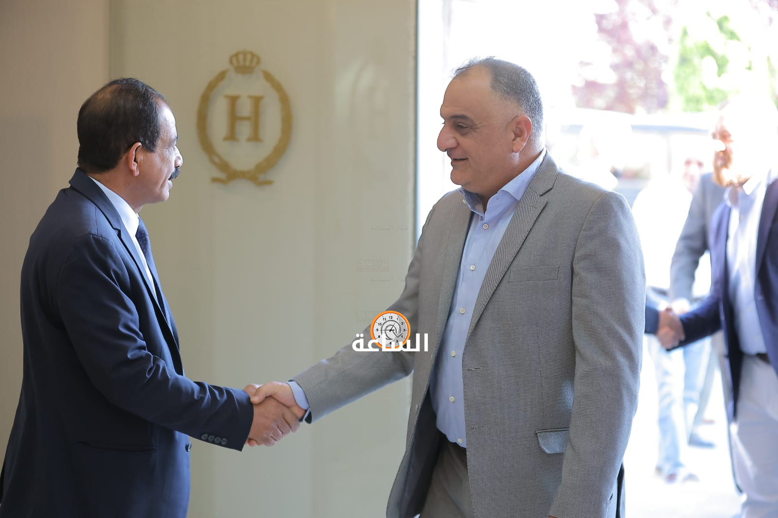 Madar Al-Saa Images 0.5430751025587408