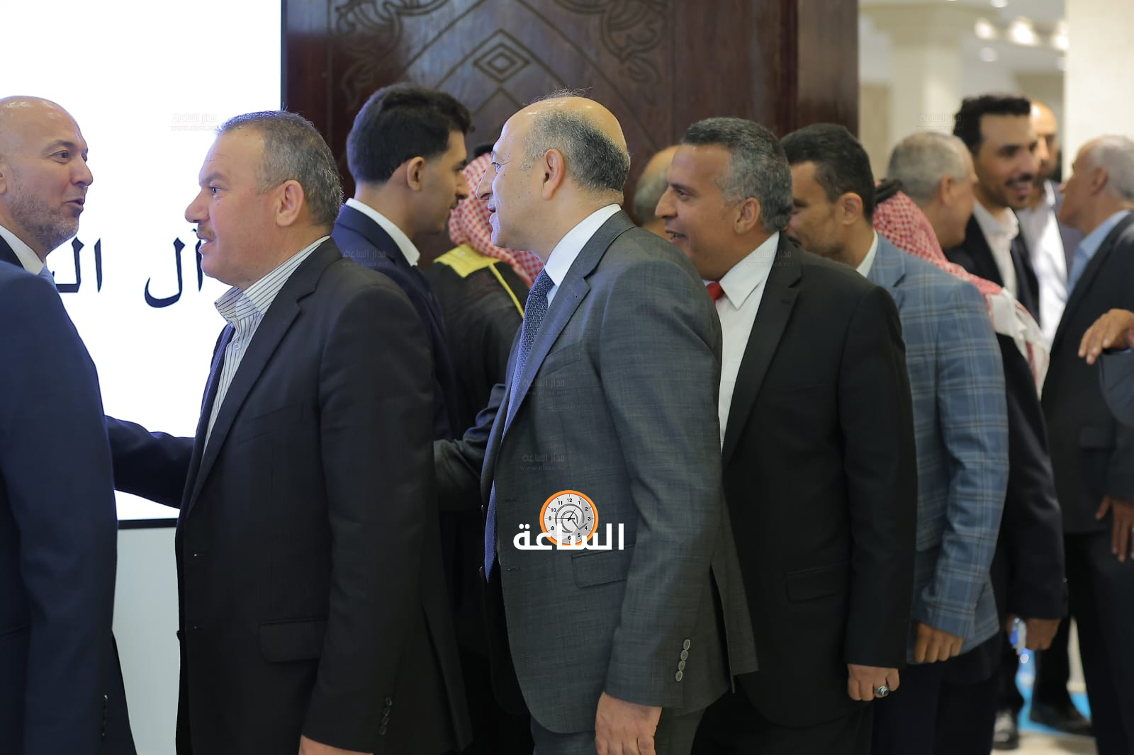 Madar Al-Saa Images 0.4116702880108193