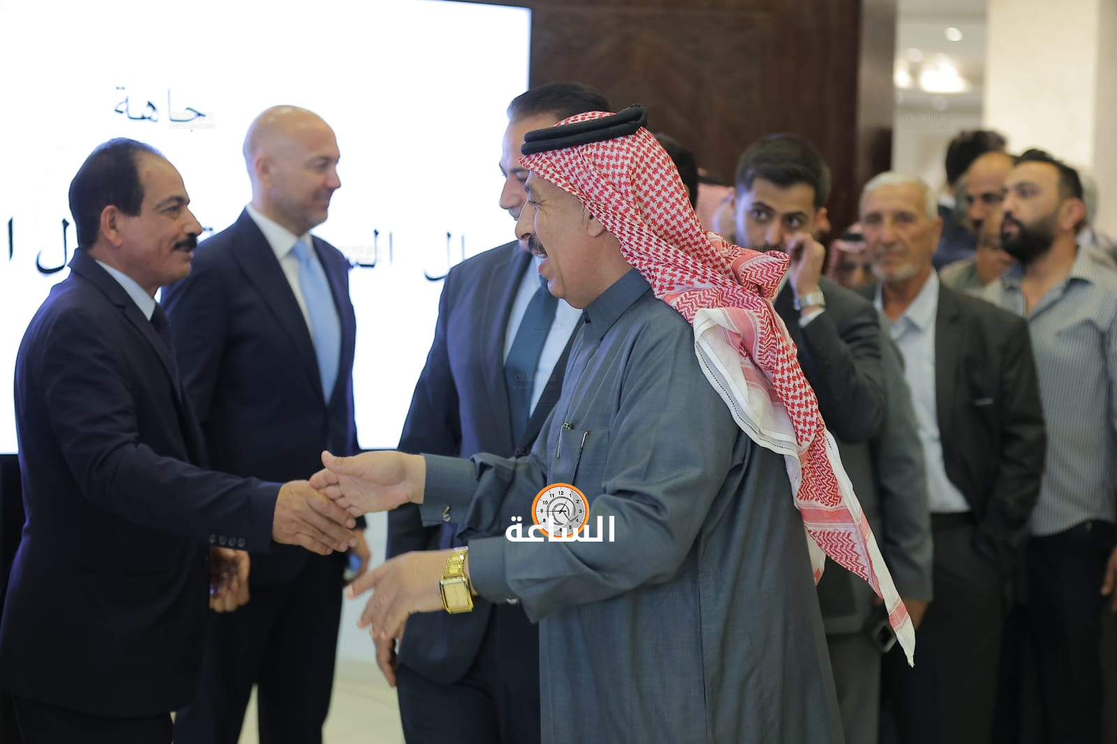 Madar Al-Saa Images 0.8622223154216989
