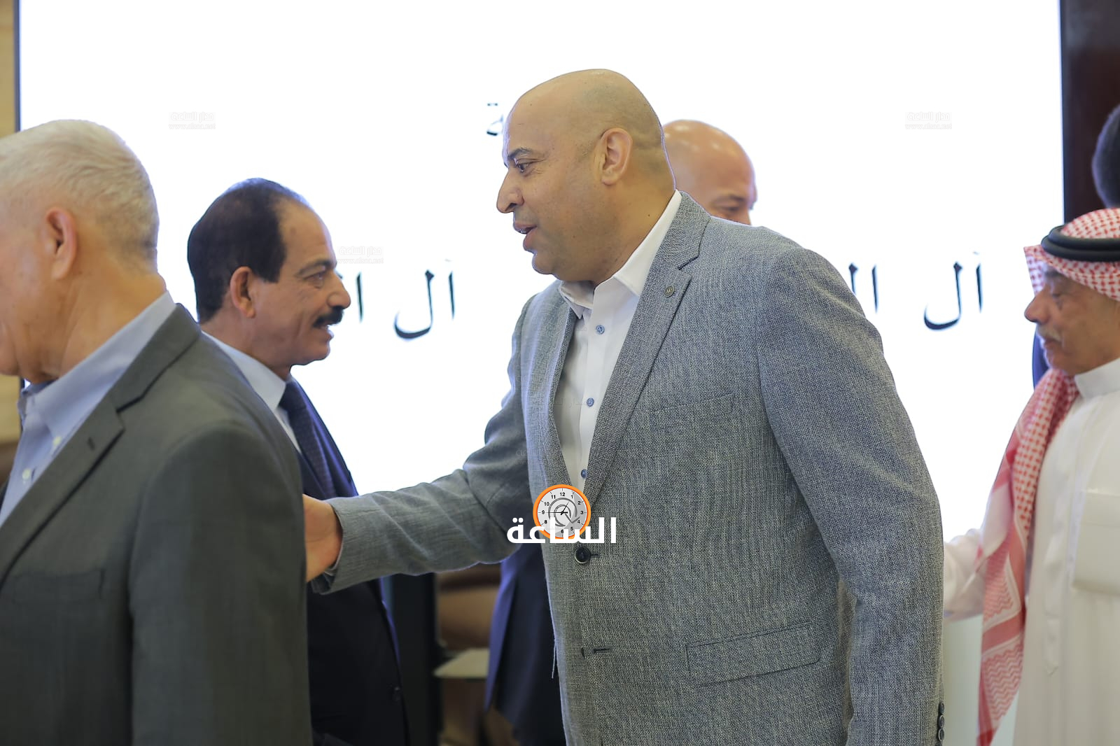 Madar Al-Saa Images 0.5001592906245821