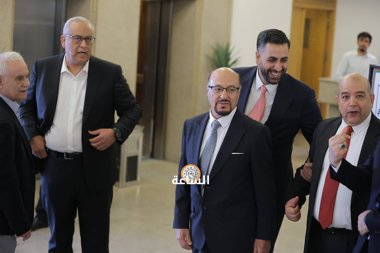 Madar Al-Saa Images 0.5114278616610841