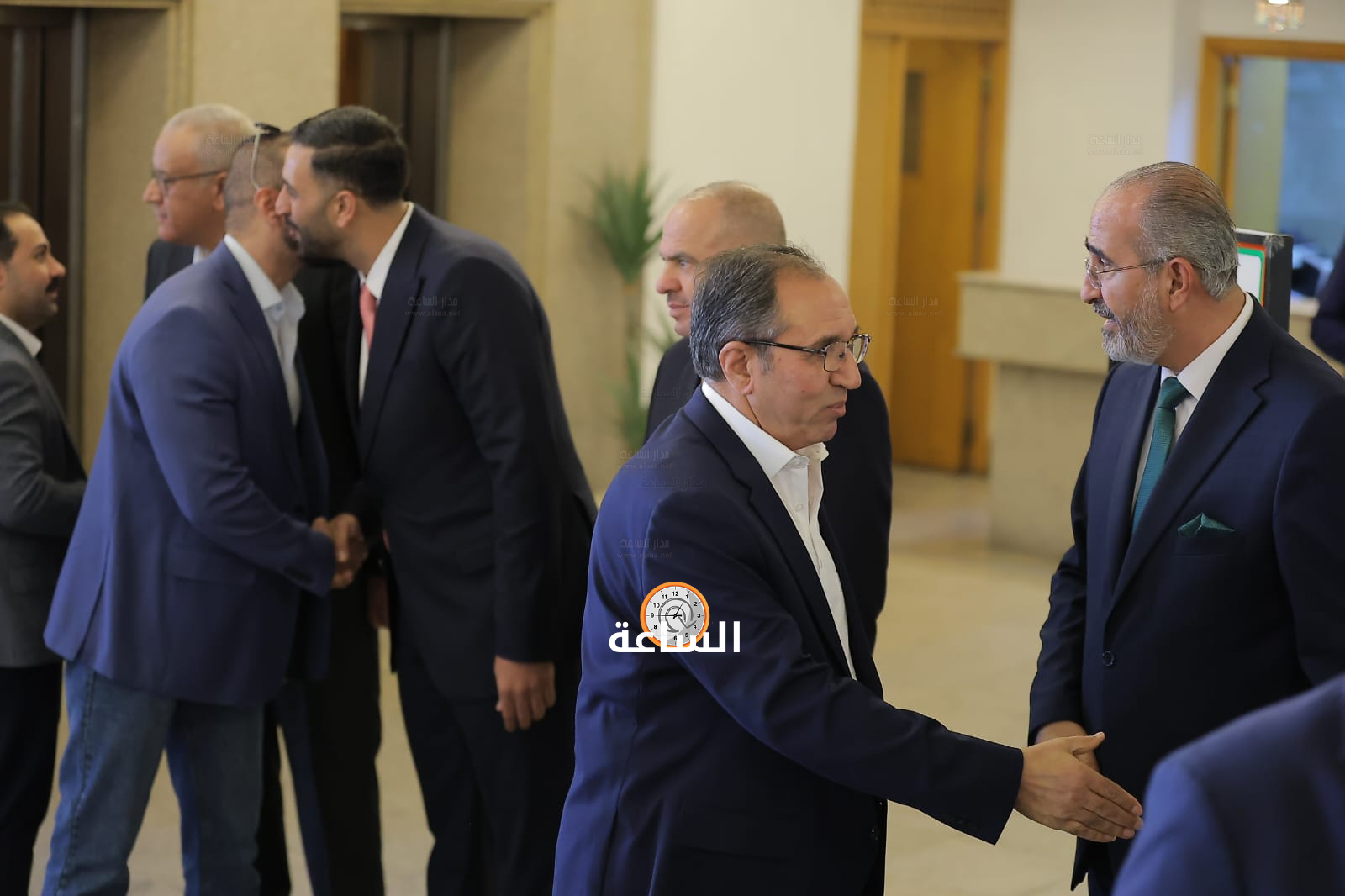 Madar Al-Saa Images 0.22346996473629743