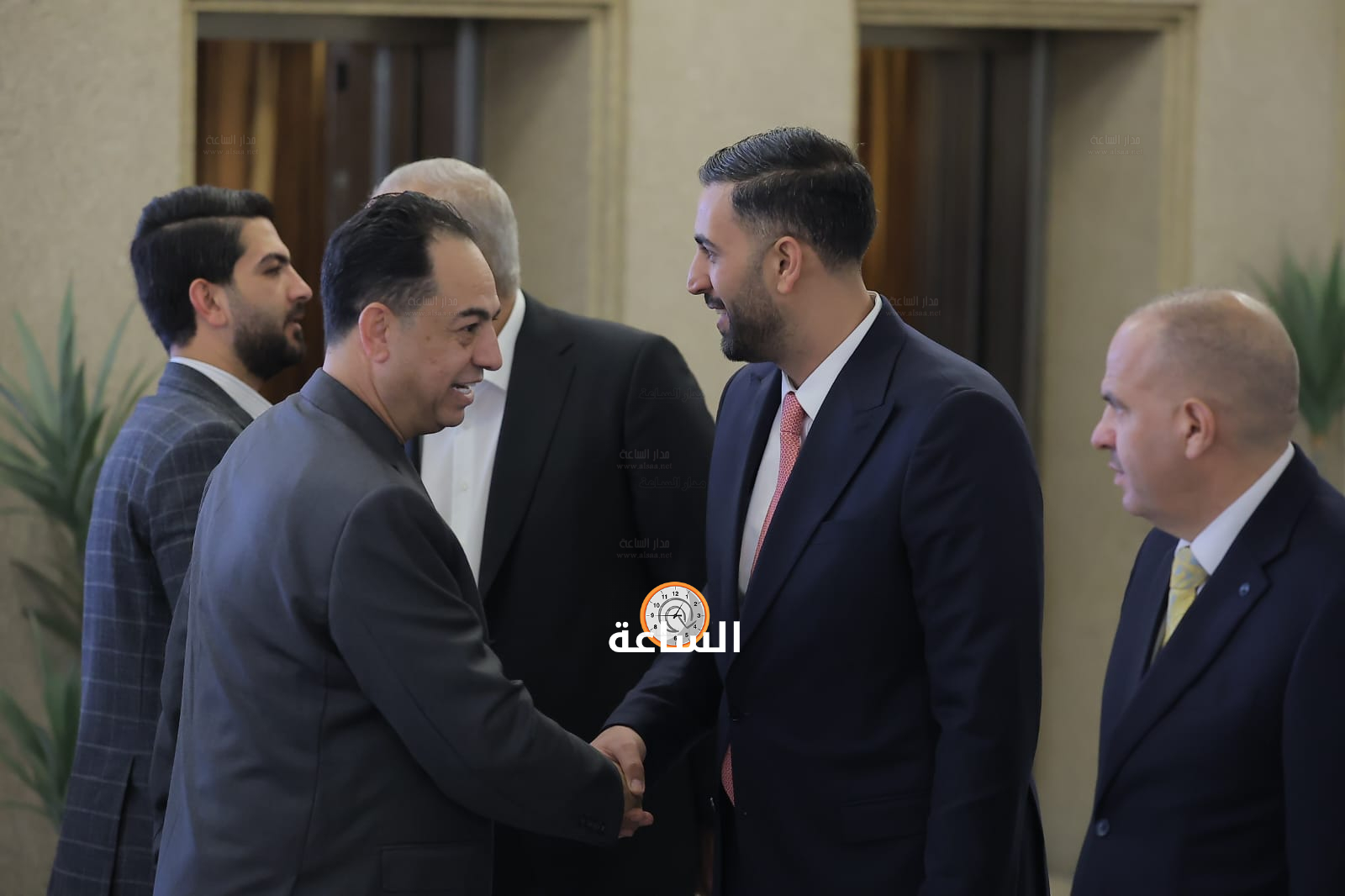 Madar Al-Saa Images 0.4697391332883577