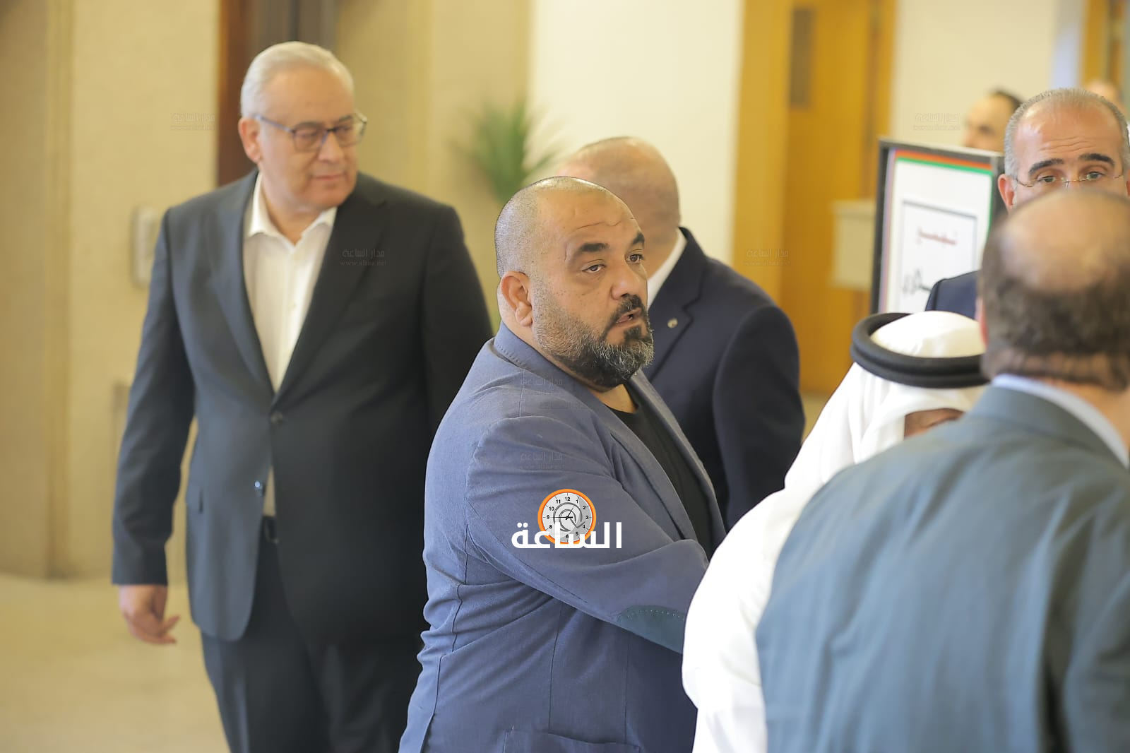 Madar Al-Saa Images 0.16460613114221223