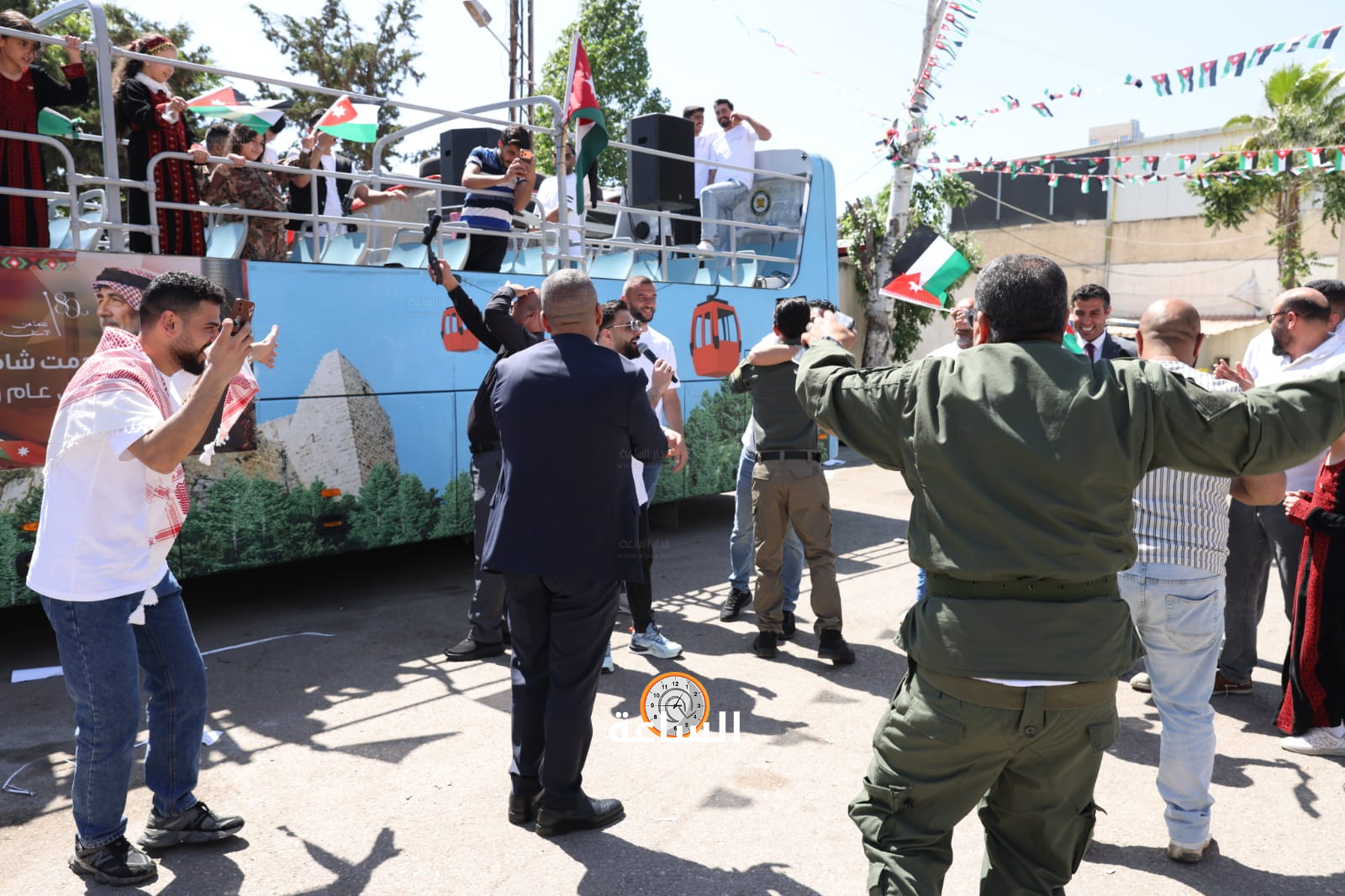 Madar Al-Saa Images 0.4330574345859518