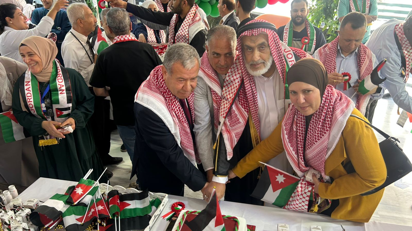 Madar Al-Saa Images 0.4176267062833965
