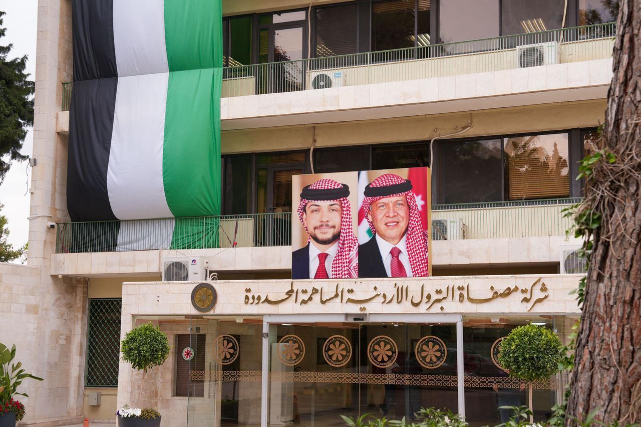 Madar Al-Saa Images 0.3113024704502042