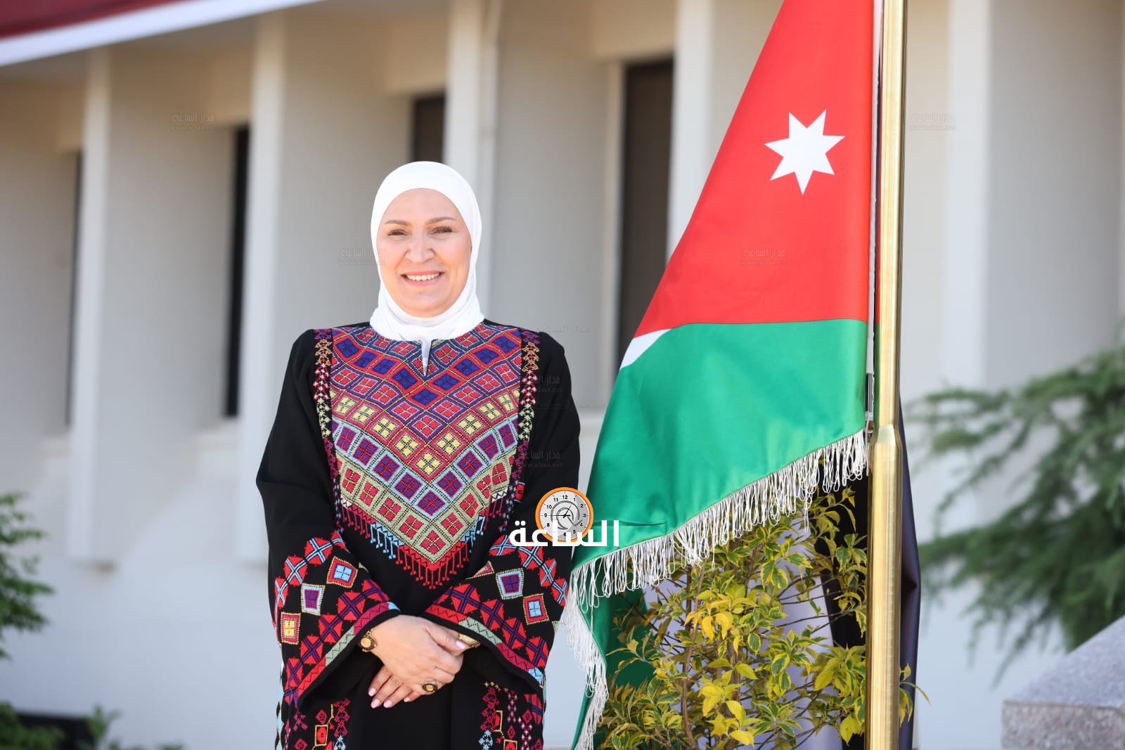 Madar Al-Saa Images 0.8649071511438219
