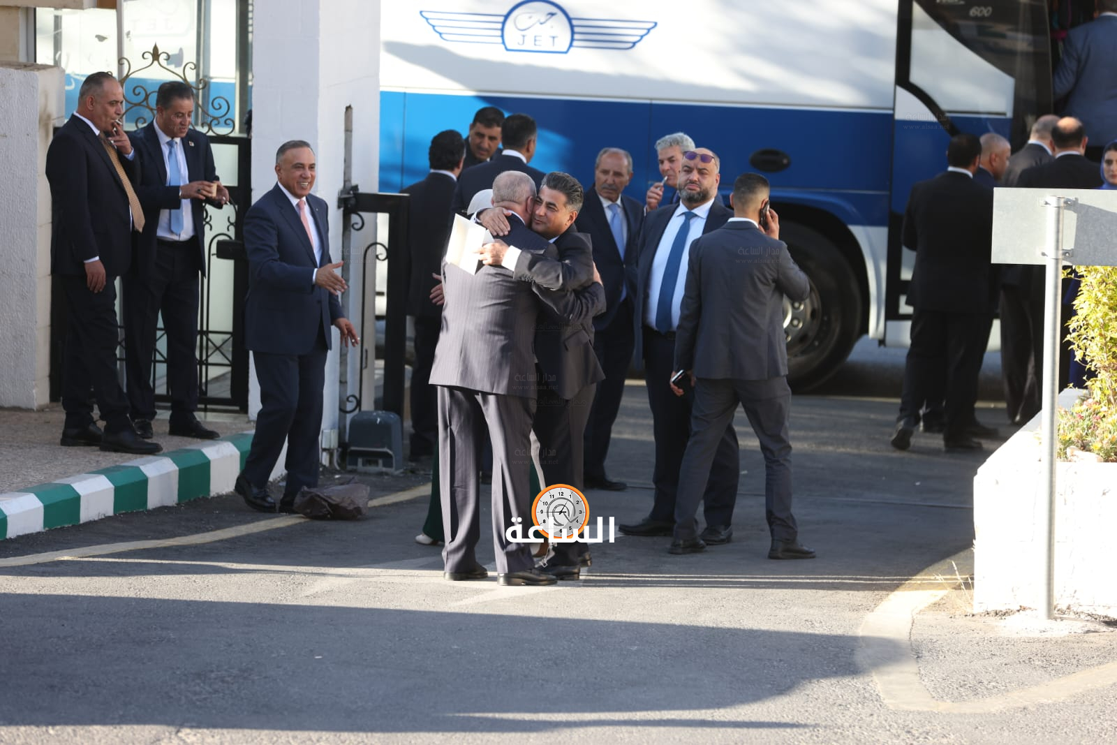 Madar Al-Saa Images 0.8660169176111757